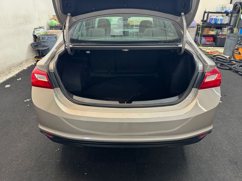 Used 2023 Gray Chevrolet LT image 6