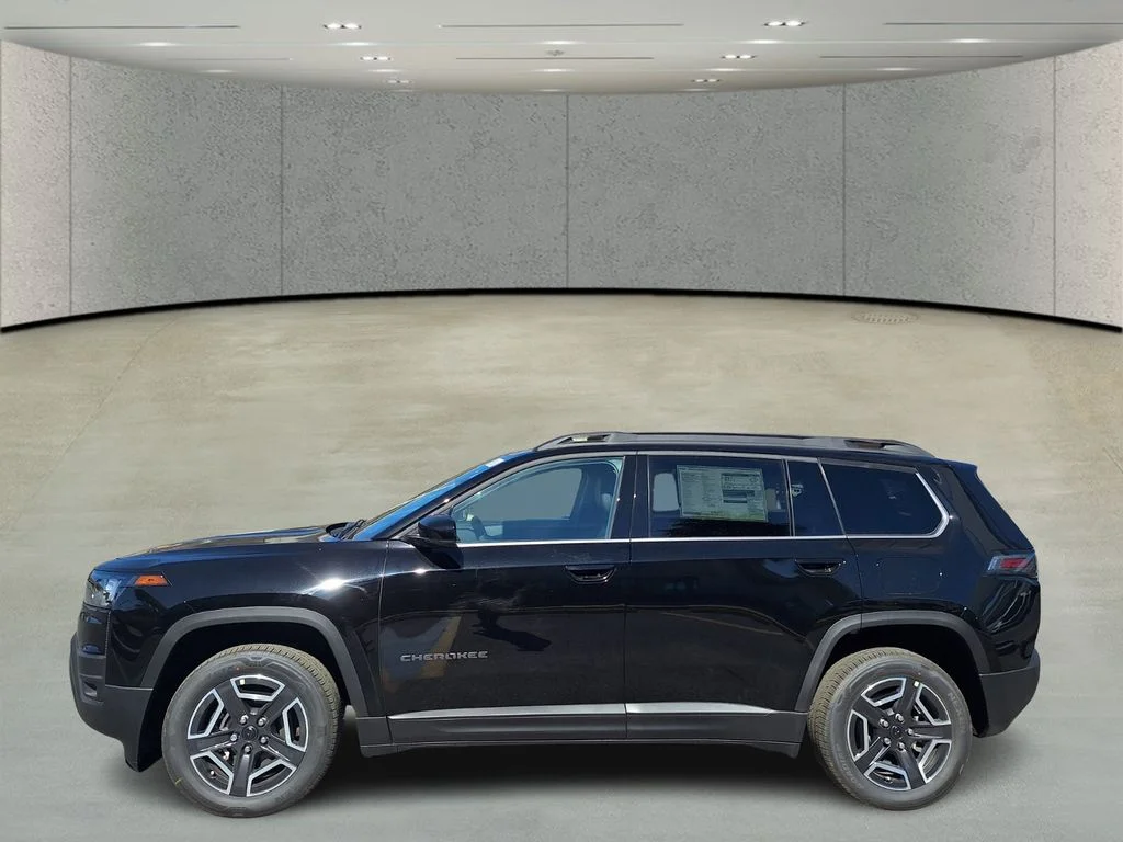 New 2026 Diamond Black Crystal Pearl-Coat Exterior Paint Jeep Limited image 2