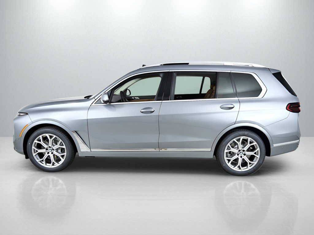 Used 2026 Skyscraper Grey Metallic BMW xDrive40i image 16