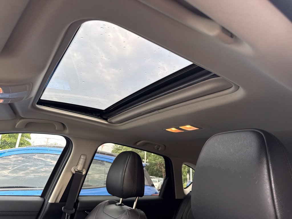 Used 2021 White Mazda Grand Touring Reserve image 23