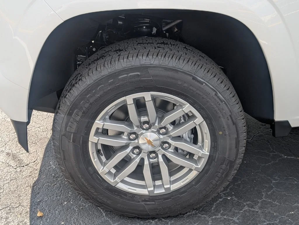 New 2026 Summit White Chevrolet LT image 11