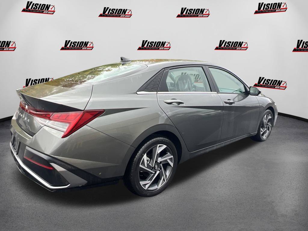 Used 2024 Gray Hyundai SEL image 7