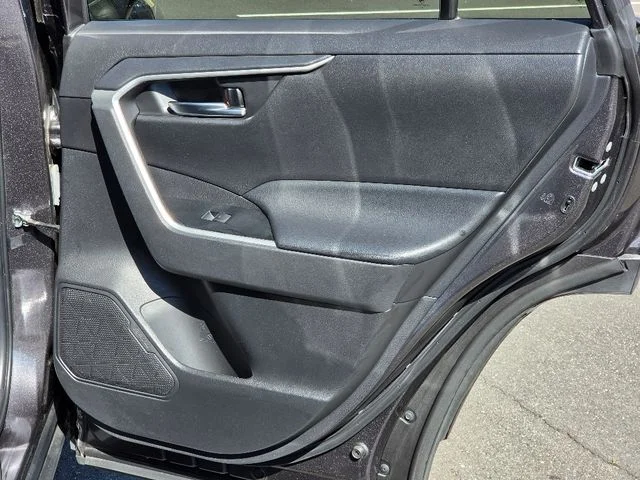 2024 Toyota RAV4 XLE - Photo 16
