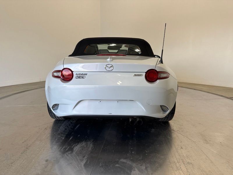 Used 2016 White Mazda Grand Touring image 6