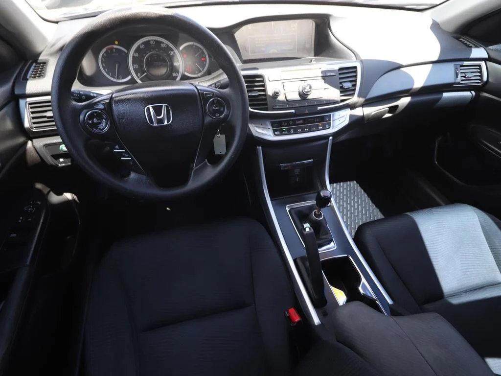 Used 2014  Honda LX image 4