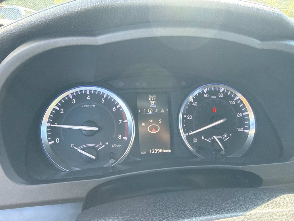Used 2015 Black Toyota XLE V6 image 18