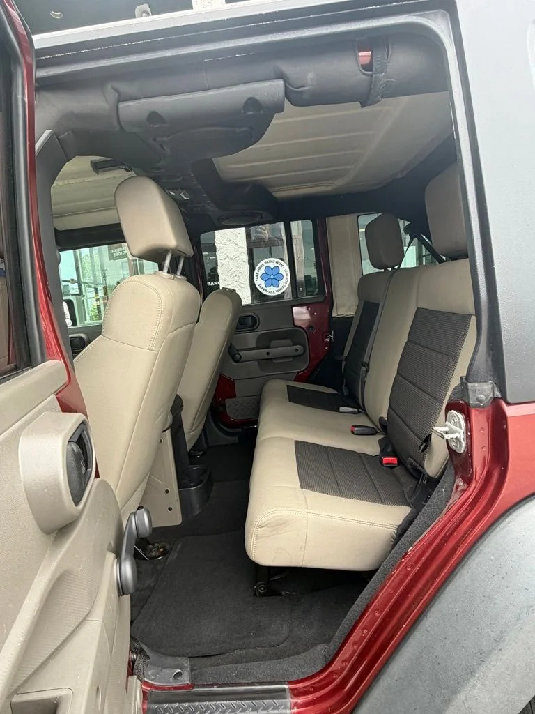 Used 2008 Red Jeep Unlimited X image 10