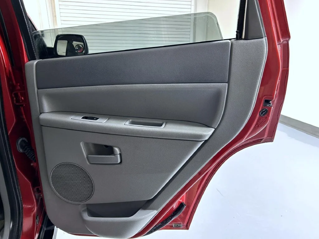 Certified Used 2006 Red Jeep Laredo image 17
