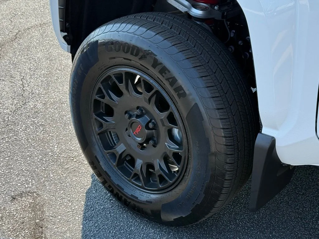 2025 Toyota Tacoma SR5 - Photo 37