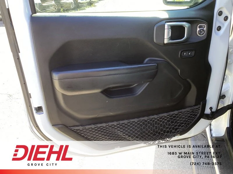 Used 2019 White Jeep Sport S image 11