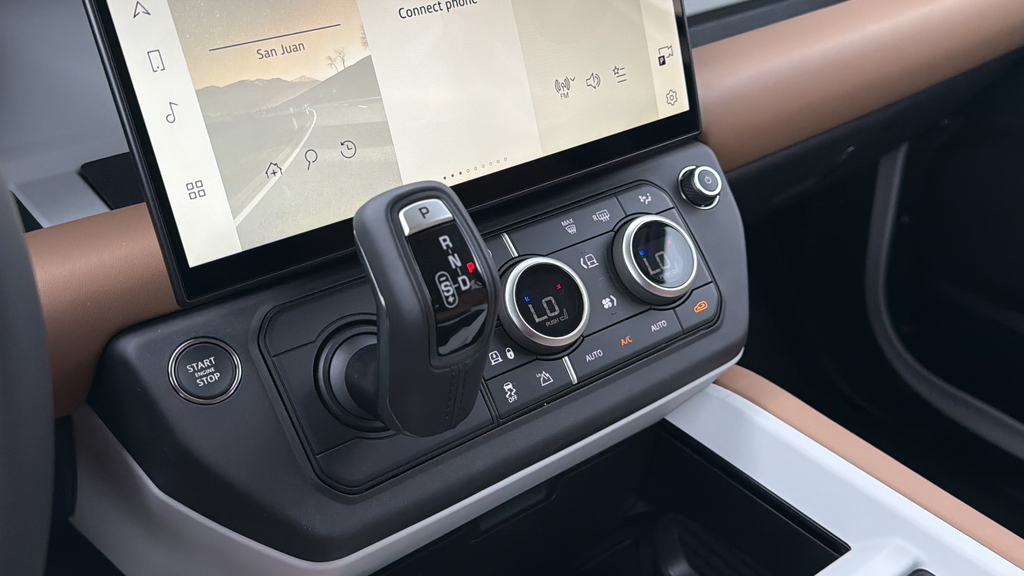 New 2026 Fuji White Land Rover S image 22