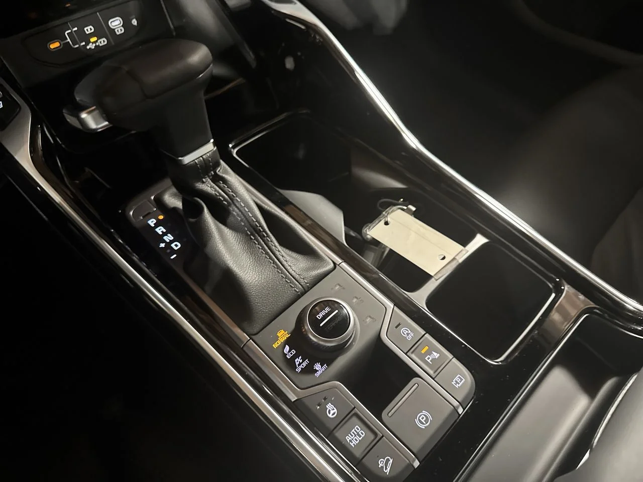 New 2026 White Pearl Kia X-Pro SX Prestige image 25
