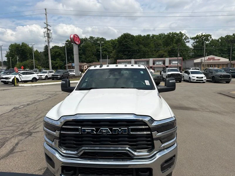 New 2026 Bright White Clear-Coat Exterior Paint RAM Tradesman image 8