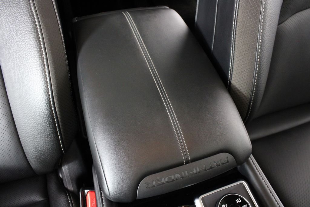 Used 2026 Green Nissan SL image 21