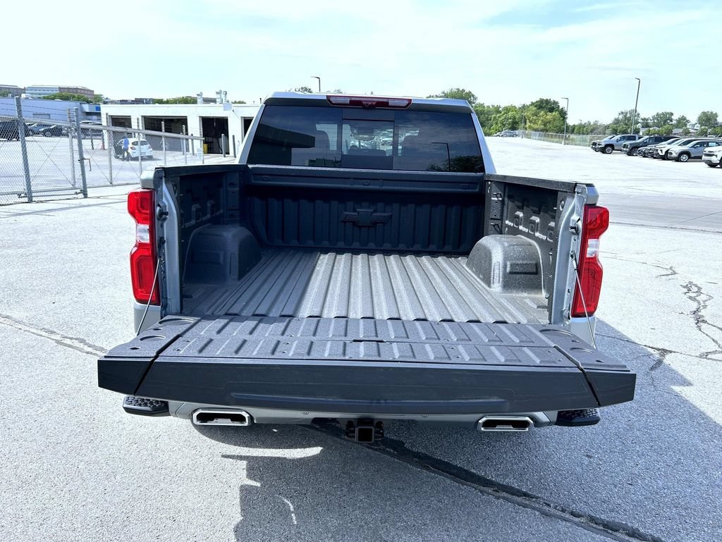 New 2026 Sterling Gray Metallic Chevrolet High Country image 21