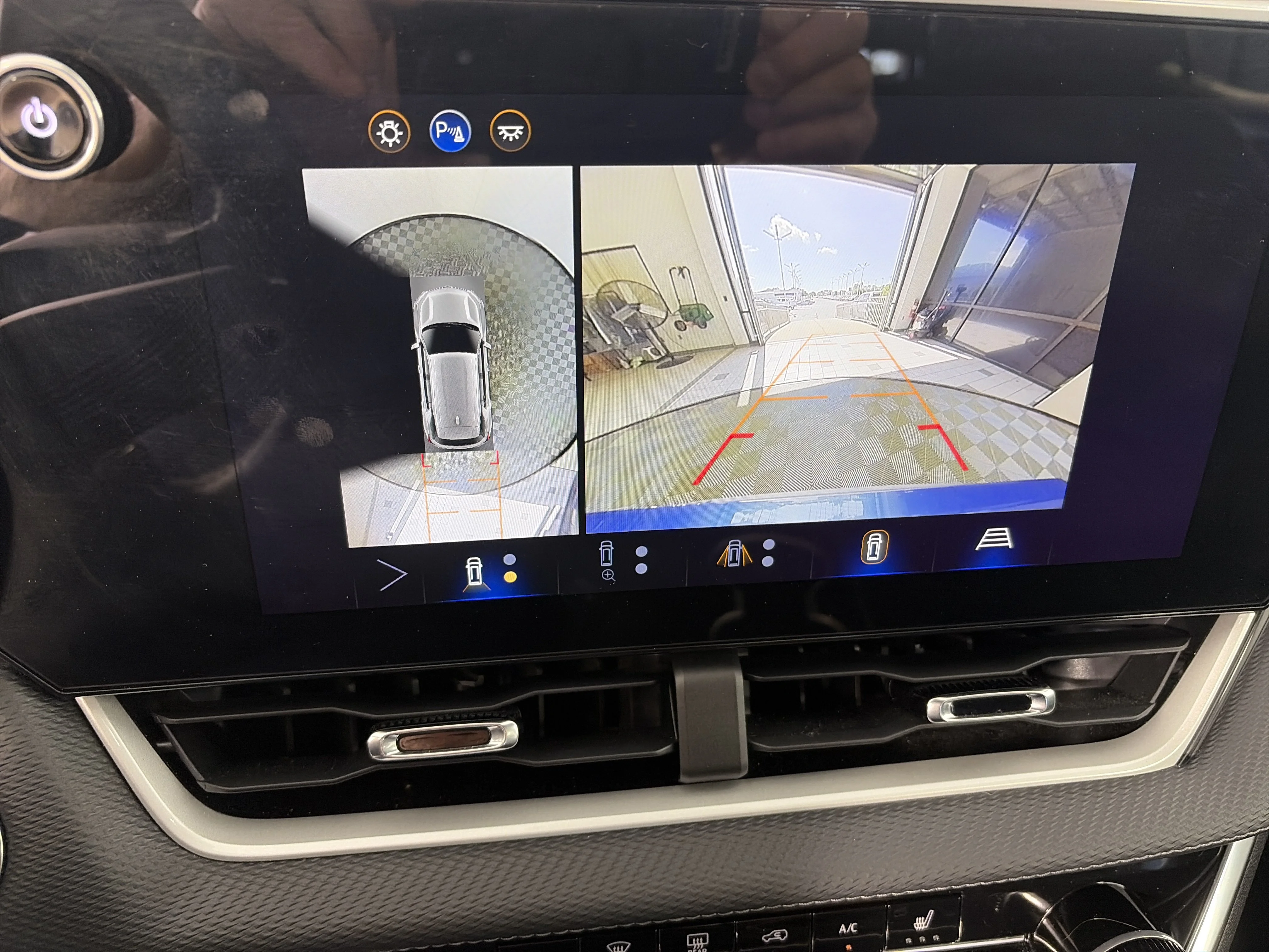 2025 Chevrolet Equinox LT - Photo 21
