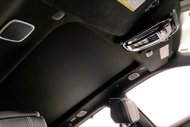 Used 2024 Diamond Black Crystal Pearlcoat Jeep Series II image 19