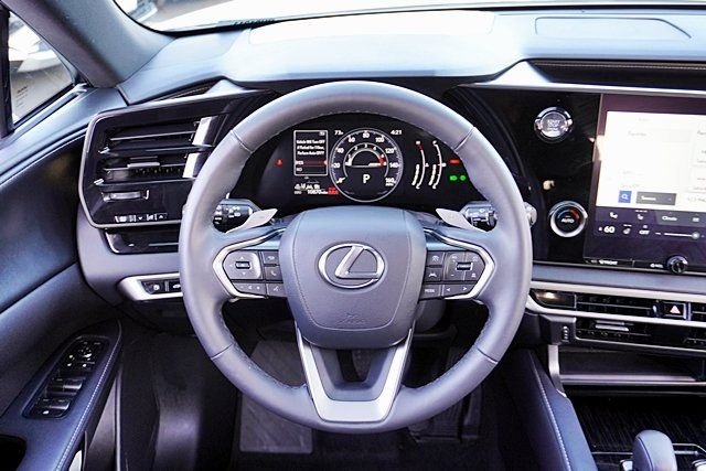 Used 2024 White Lexus 350 image 20