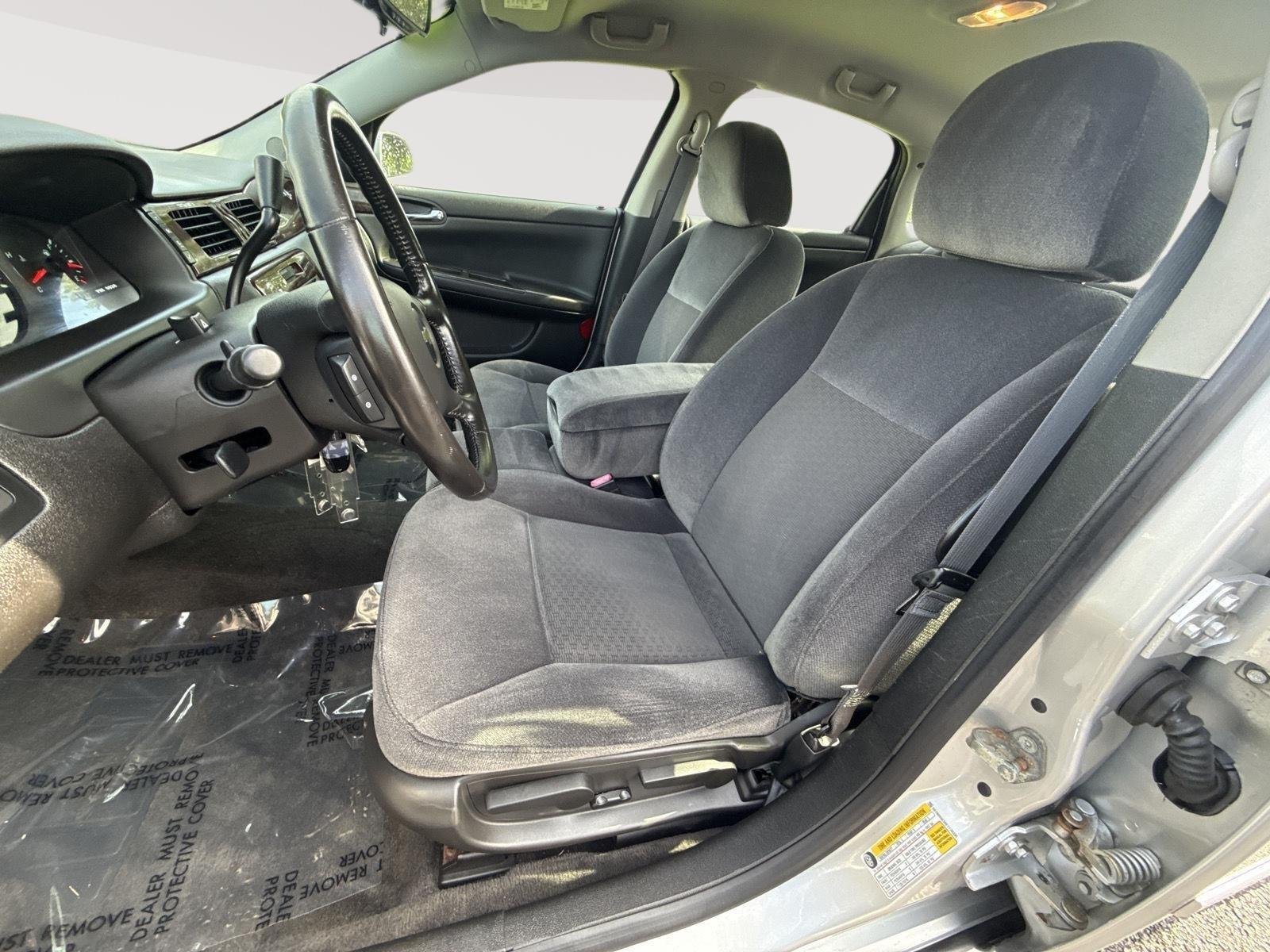 Used 2014 Silver Ice Metallic Chevrolet LS image 3