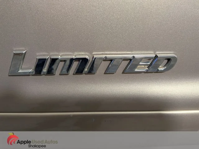 Used 2006 Gold Toyota Limited image 54