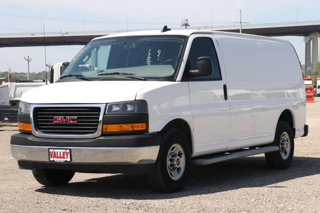 Used 2024 White GMC Work Van image 4