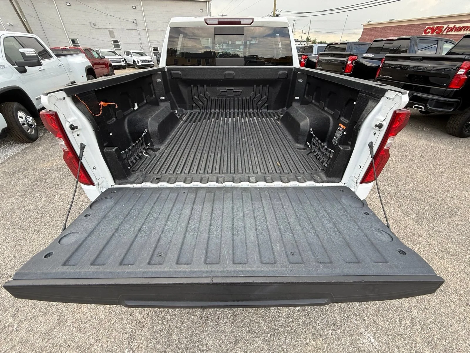 Used 2019 SUMMIT WHITE Chevrolet RST image 29