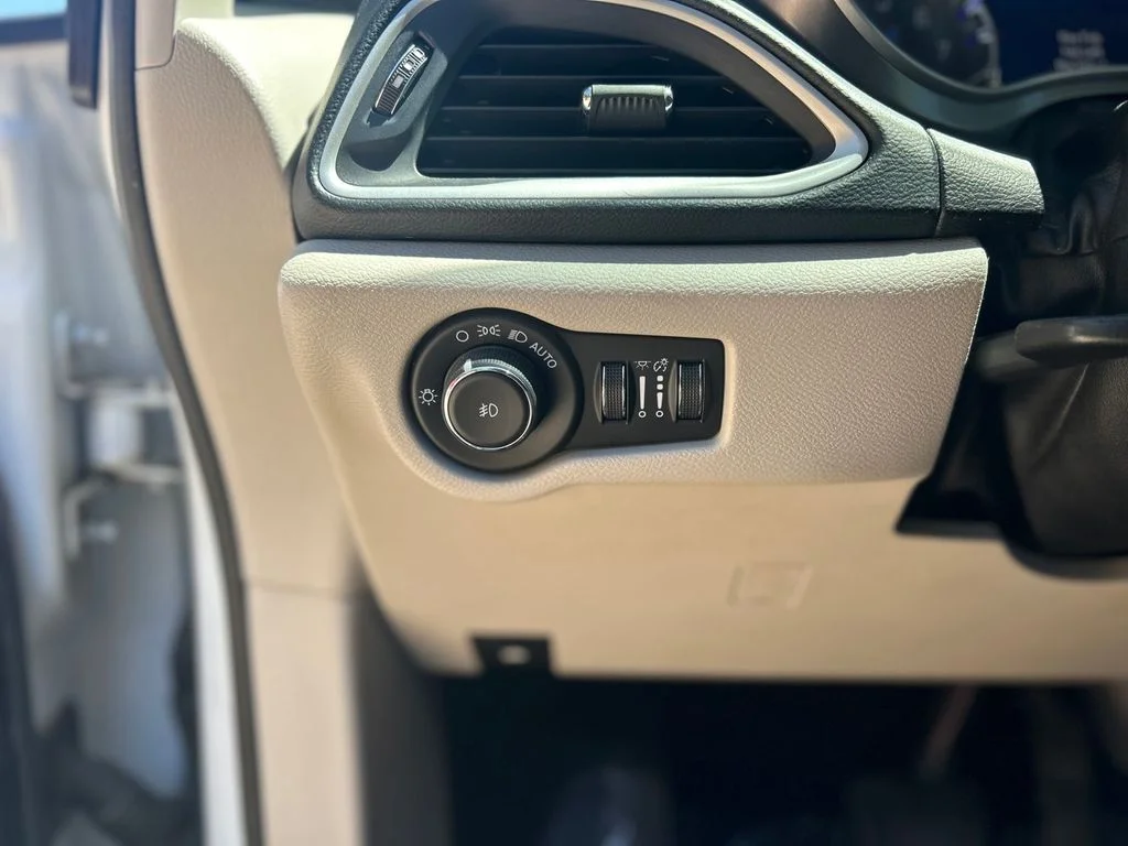 Used 2020 White Chrysler Touring L Plus image 23