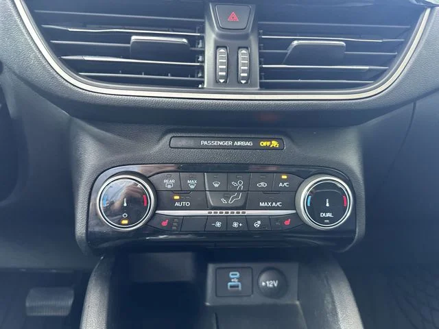 Used 2022 White Ford SEL image 19