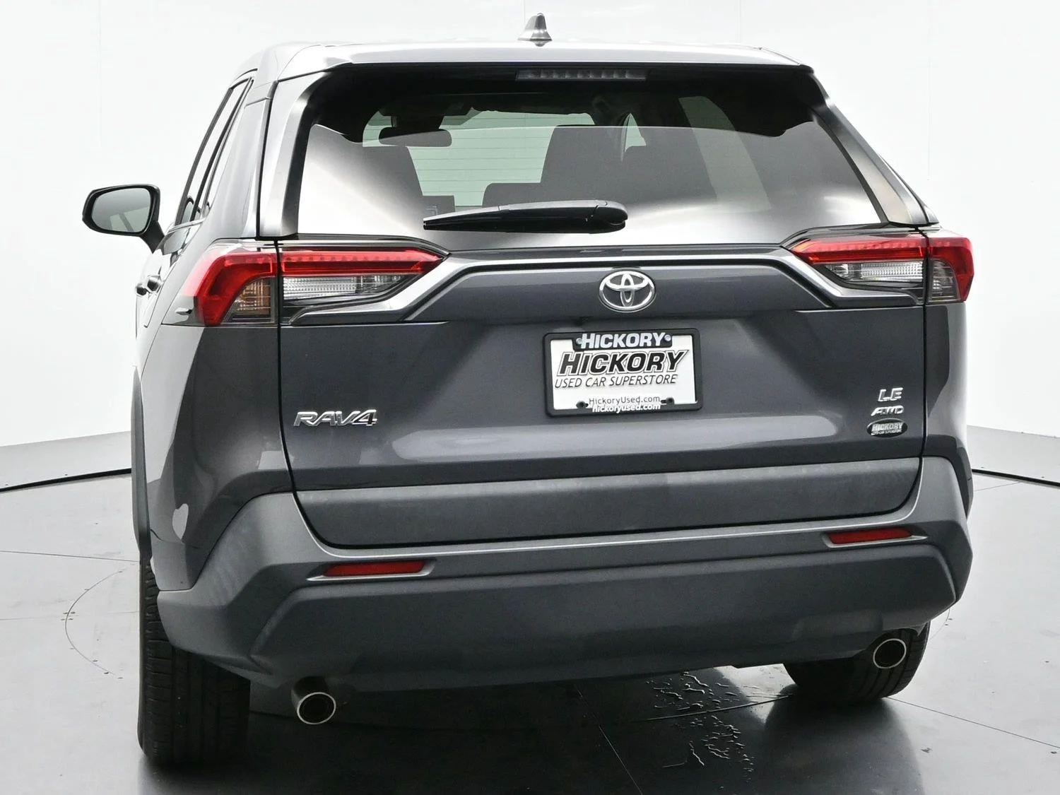 Used 2022 Magnetic Gray Metallic Toyota LE image 6