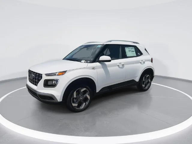 Used 2026 White Hyundai SEL image 4