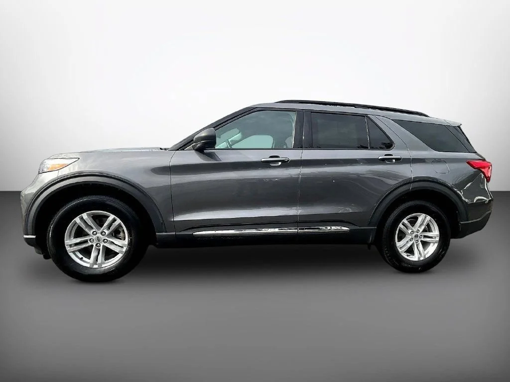 Used 2021 Gray Metallic Ford XLT image 4
