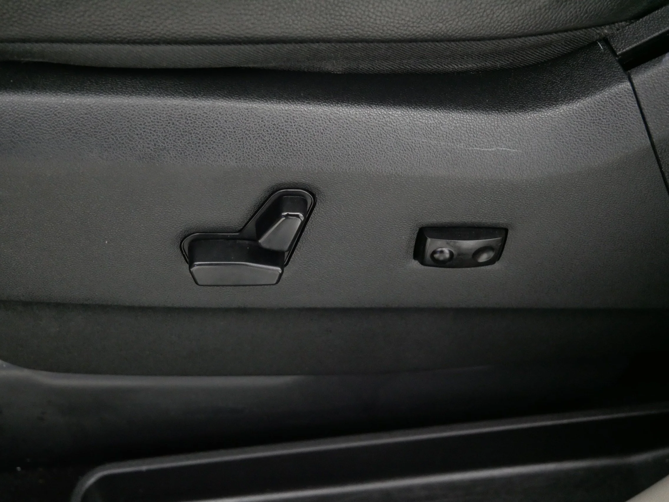 Used 2017 Contusion Blue Pearlcoat Dodge SXT image 20