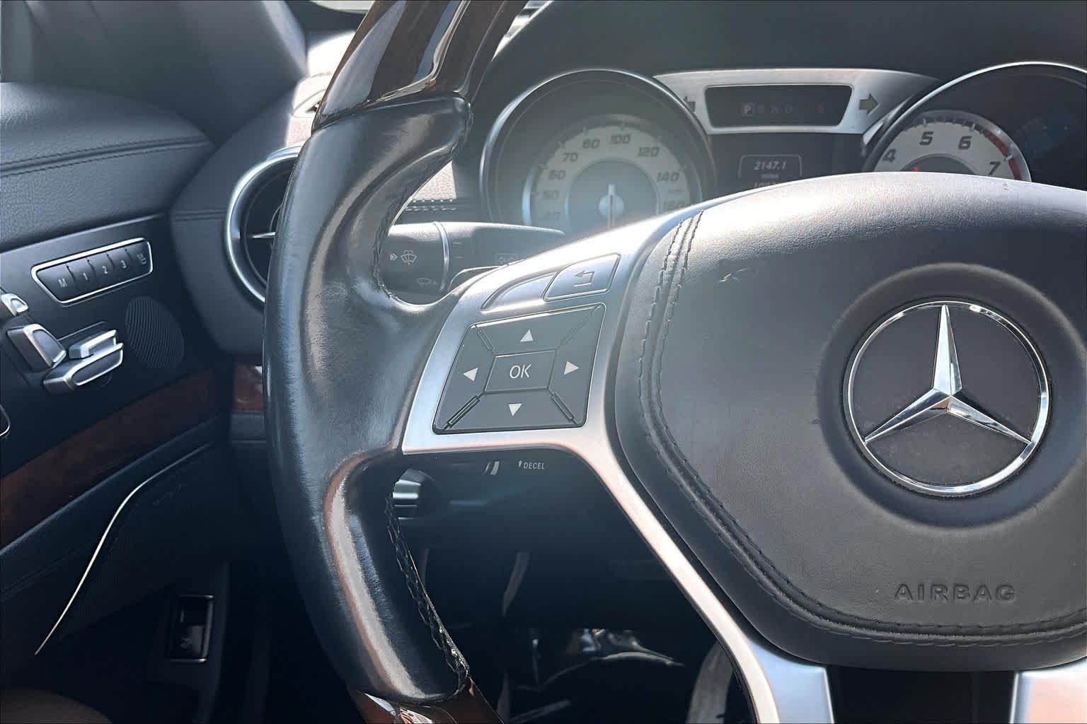 Used 2016 Obsidian Black Metallic Mercedes-Benz SL 550 image 19
