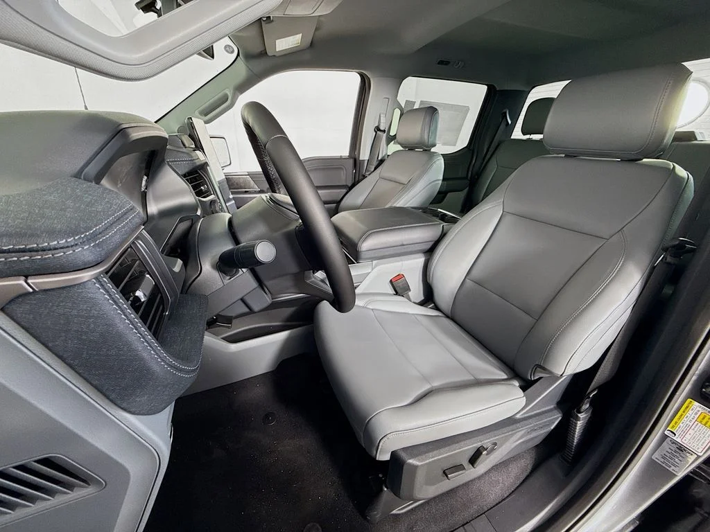 2025 Ford F-150 Lightning Flash - Photo 22