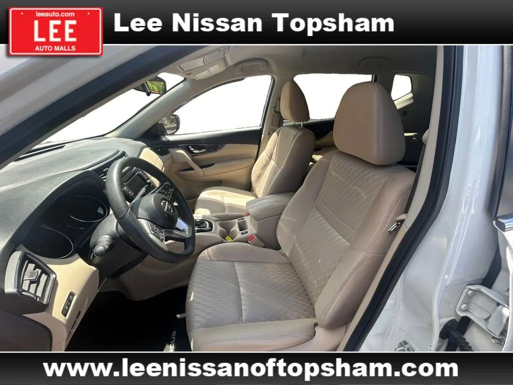 Used 2019 Pearl White Tricoat Nissan SV image 10