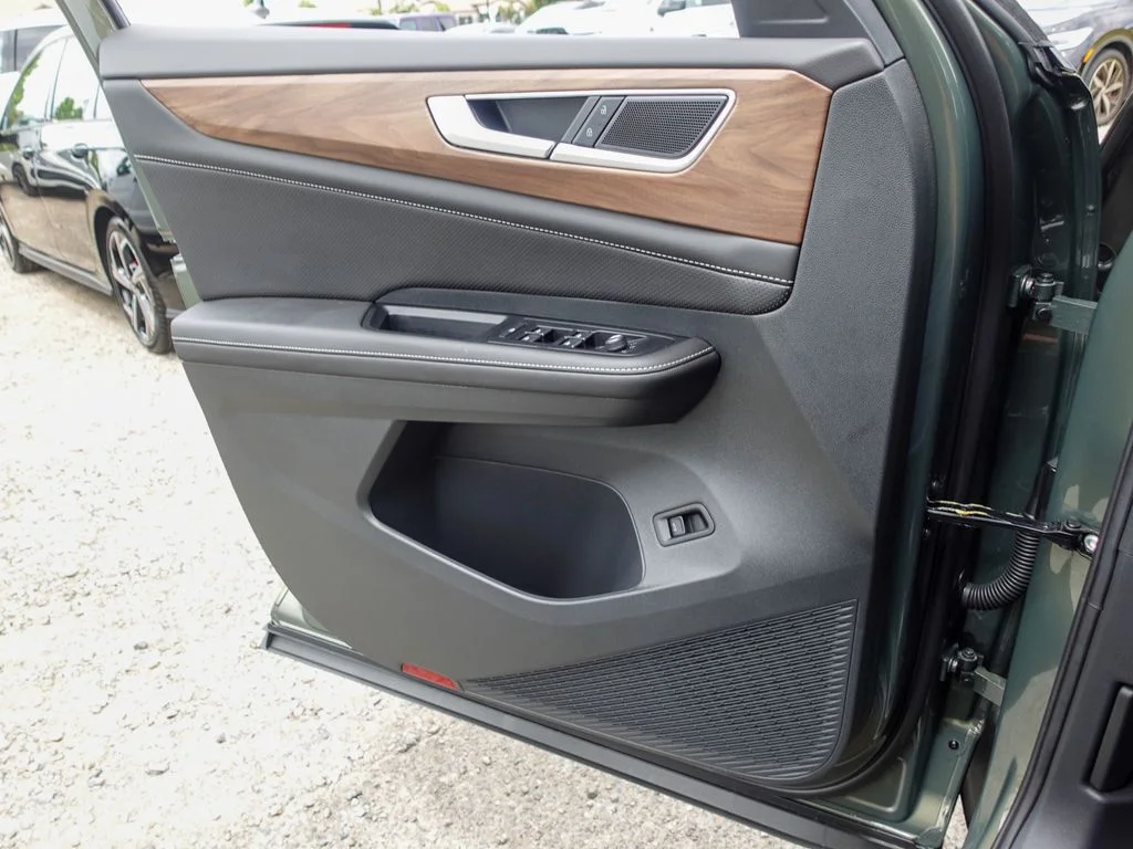 New 2026  Volkswagen SE w/Technology image 17