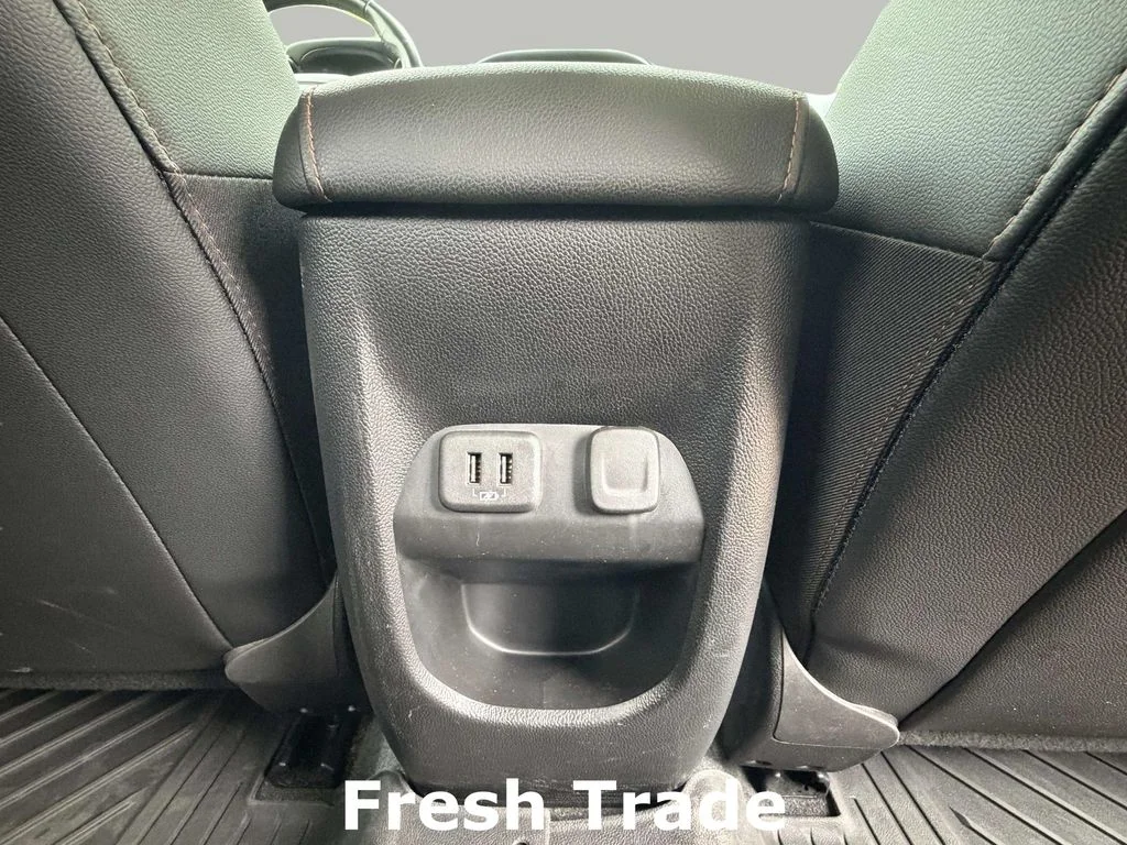 Used 2021 Onyx Black GMC AT4 w/Leather image 9