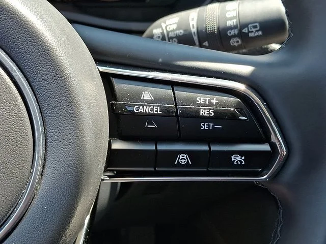 Used 2025 White Mazda Premium image 25