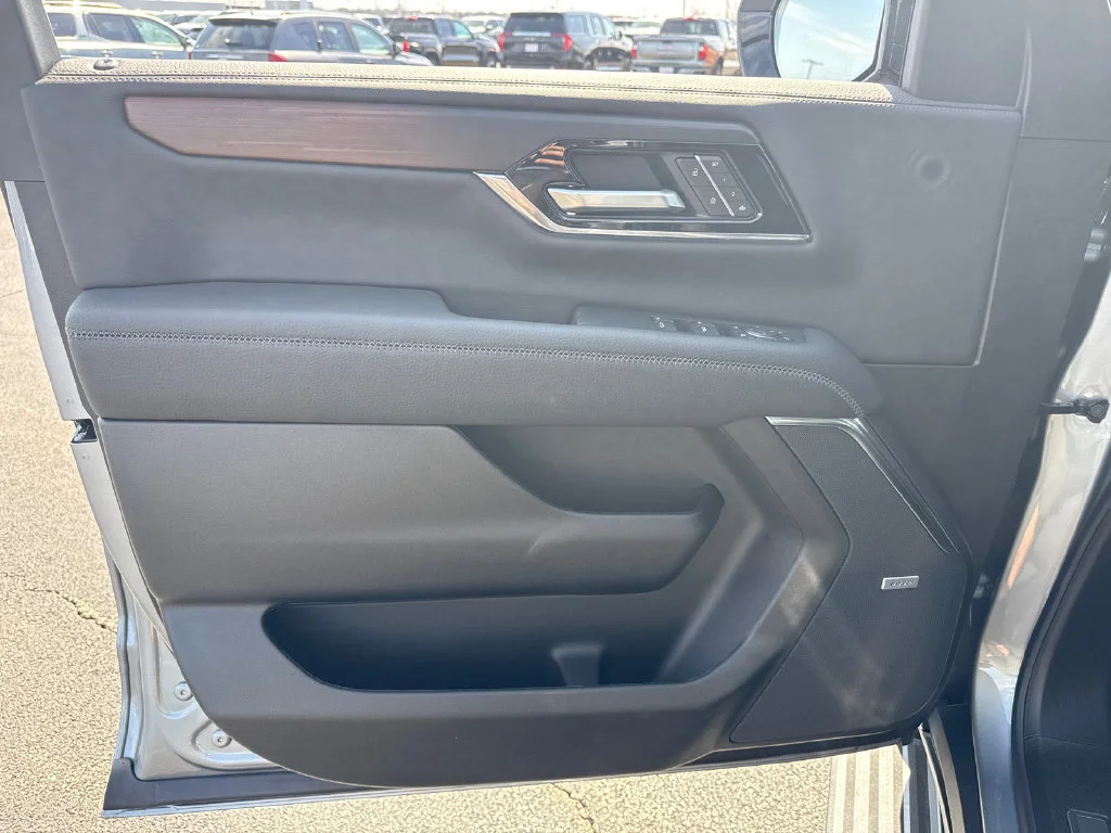2026 GMC Yukon XL Denali - Photo 15