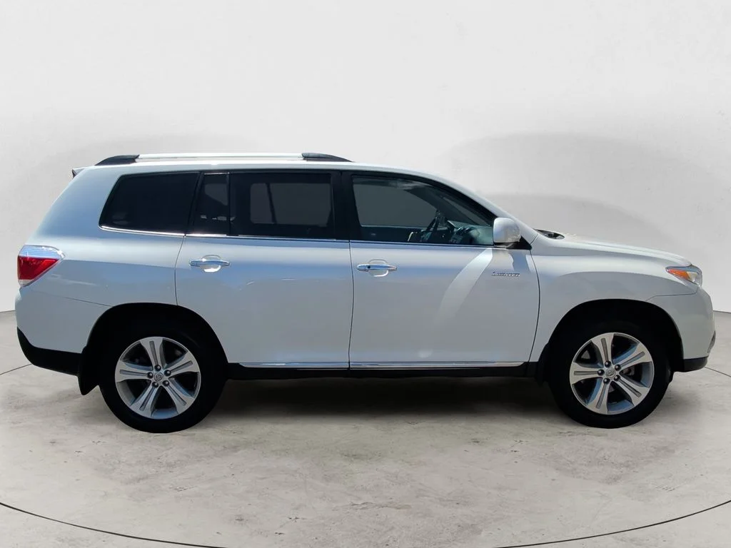Used 2012 White Toyota Limited image 4