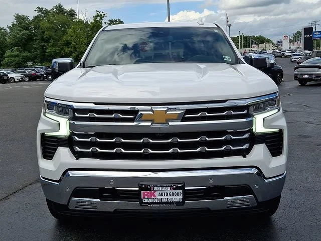 Used 2022 SUMMIT WHITE Chevrolet LTZ image 3