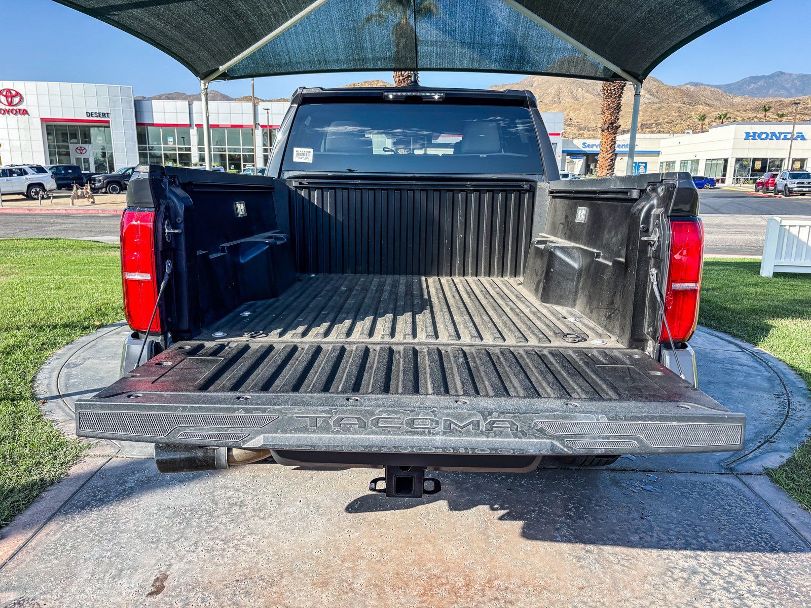 Used 2025 Underground Toyota SR5 image 13