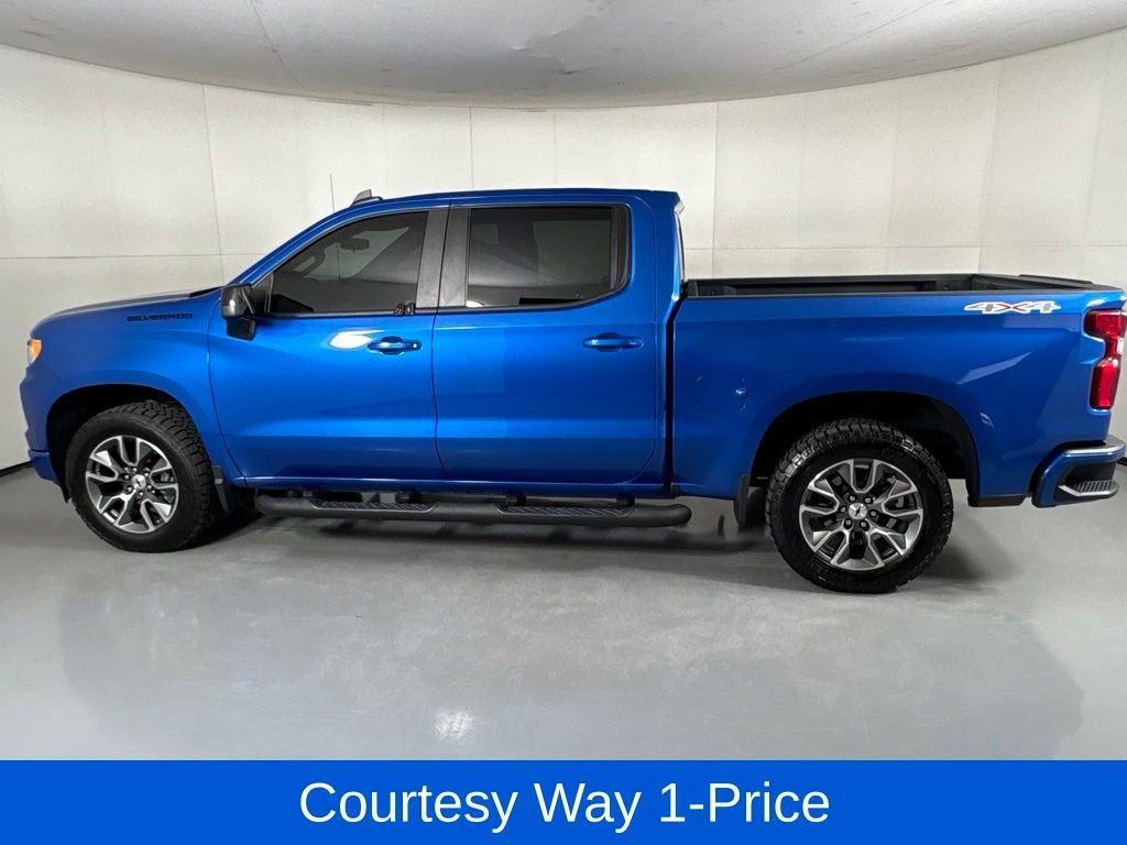 Used 2022 Blue Chevrolet RST image 6