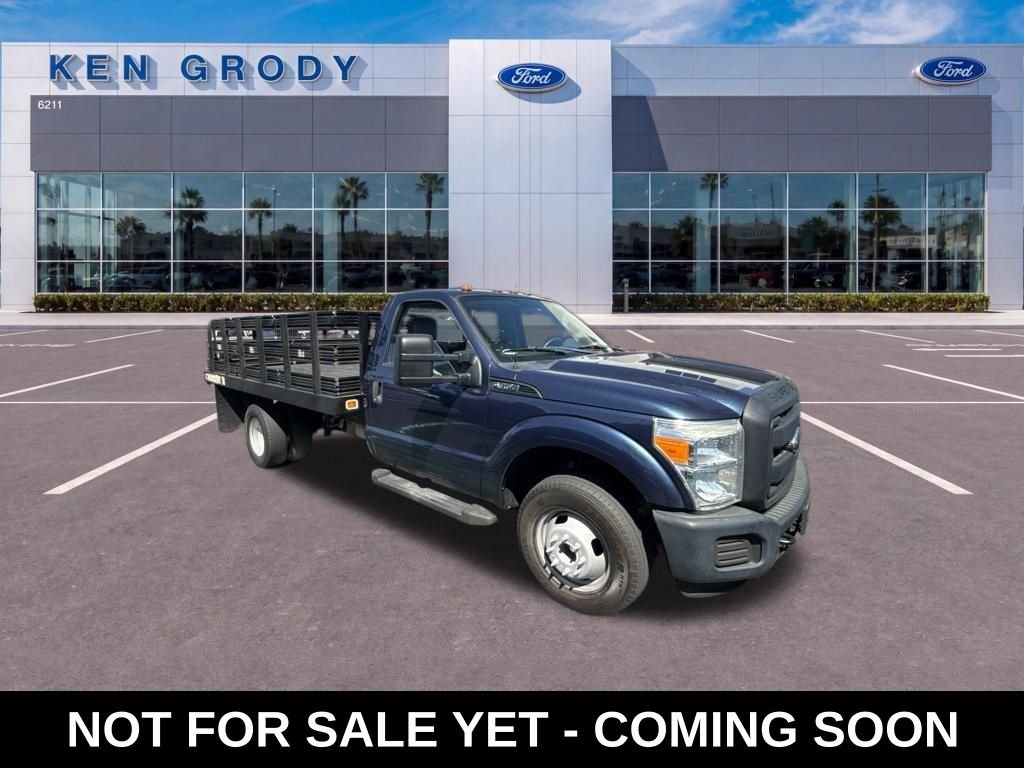 Used 2016 Blue Ford XL image 1