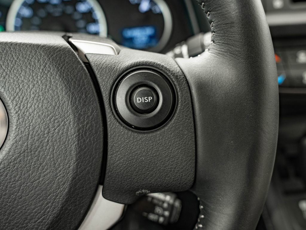Used 2014 Pearl Lexus 200h image 27