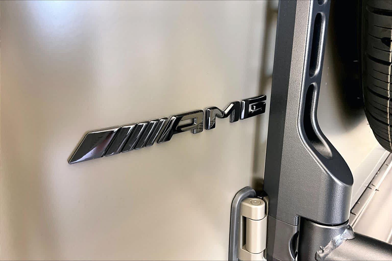 New 2027 MANUFAKTUR Dark Olive Green Magno Mercedes-Benz AMG® G 63 SUV image 7