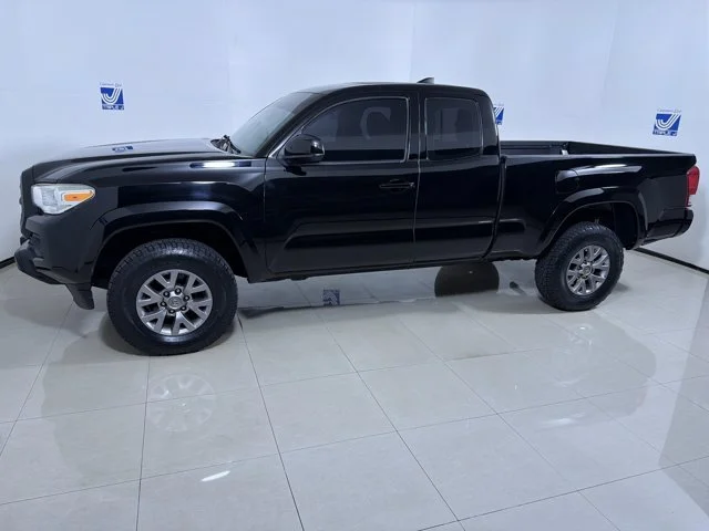 Used 2017 Black Toyota SR Access Cab image 4