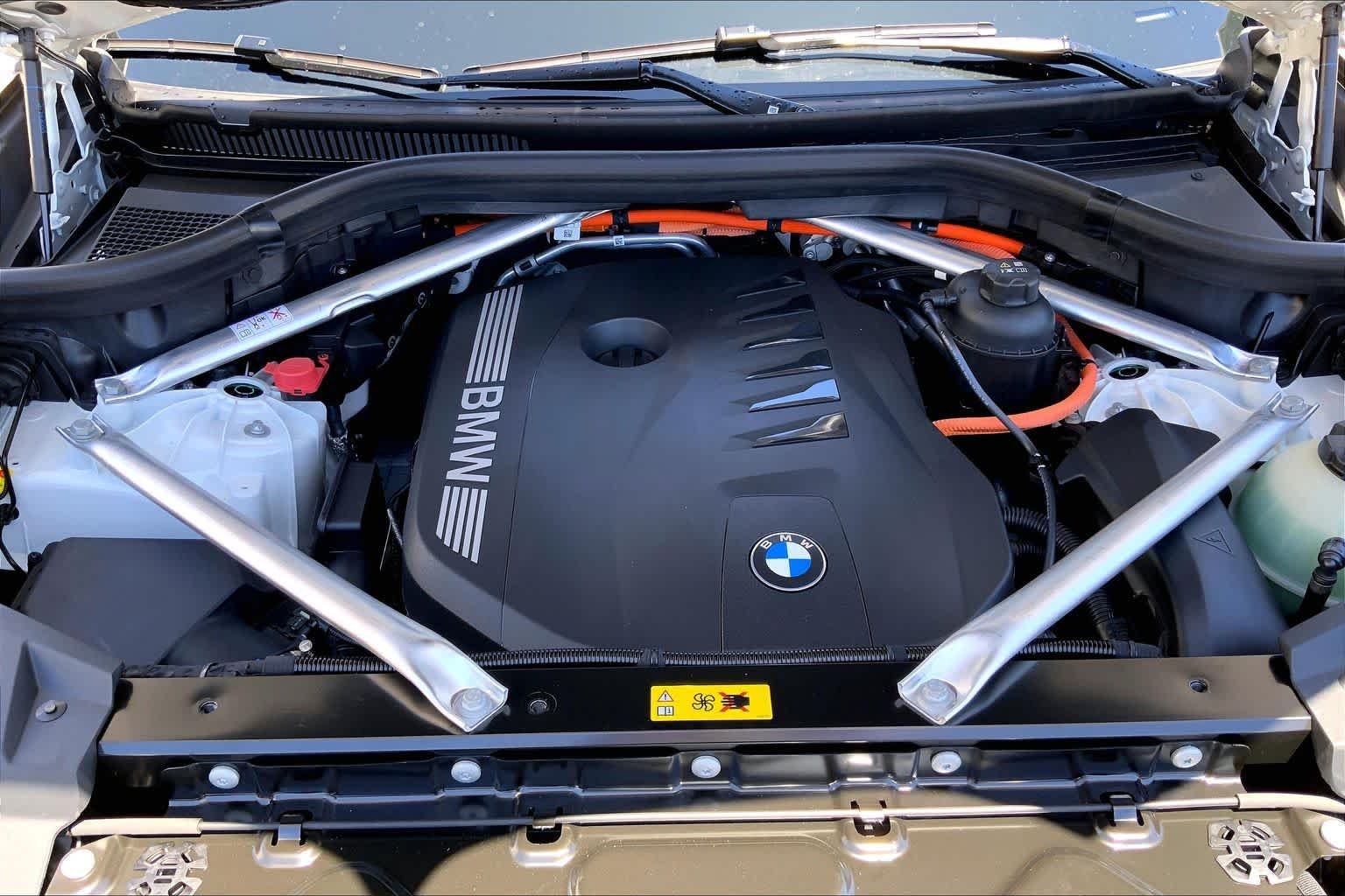 New 2026 Alpine White BMW xDrive50e image 16