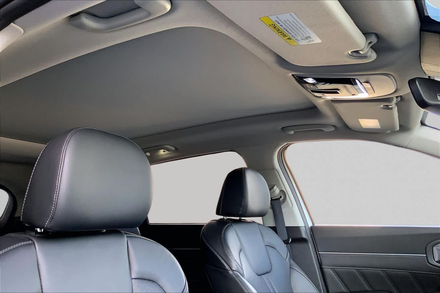 Used 2023 Glacial White Pearl Kia SX image 14