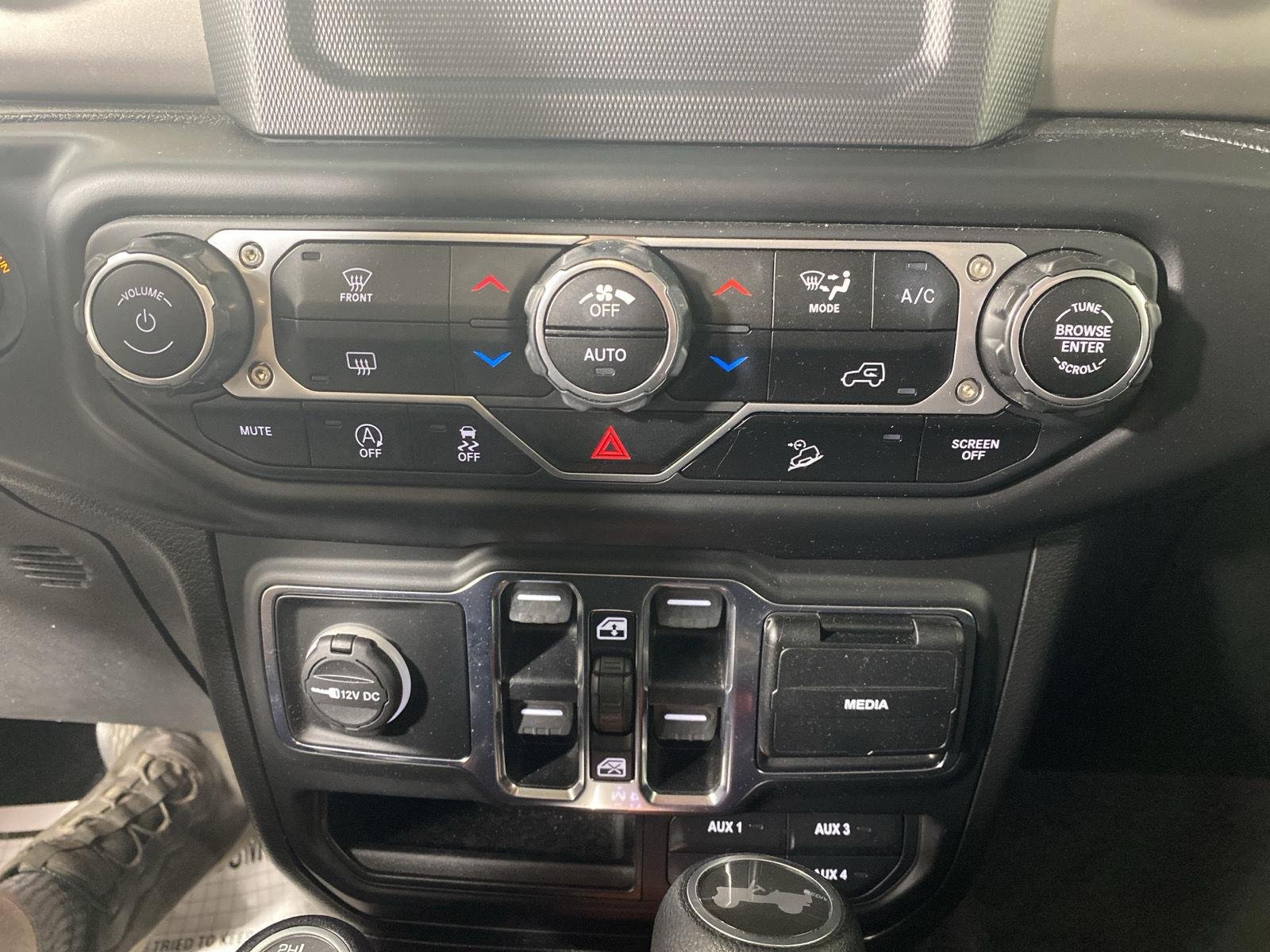 Used 2020 Sting-Gray Clearcoat Jeep Sport S image 22
